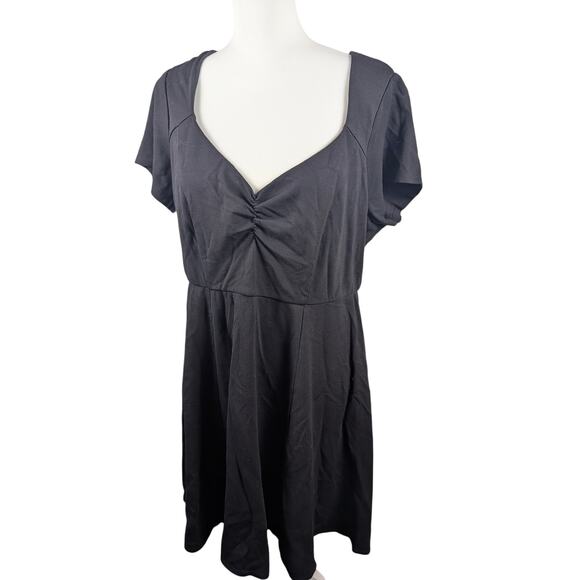 Torrid Women's Black Short Sleeve Skater Dress Size 2 18/20 Knee Length Stretch - Picture 1 of 6